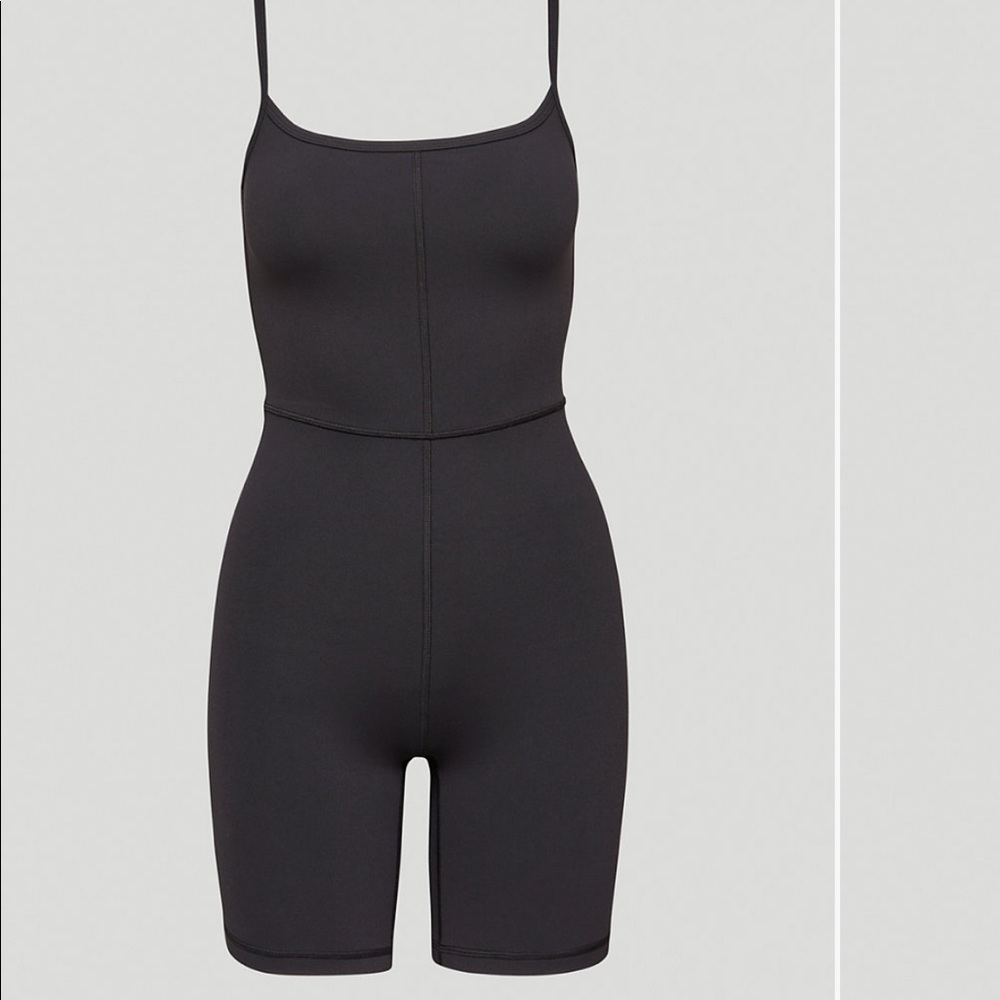 Aritzia Divinity Romper shorts - Picture 5 of 7
